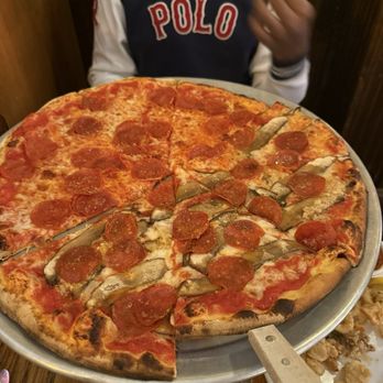 Patsy's Pizzeria - Pepperoni mushroom and garlic - Pizza Near Me - Brooklyn, New York Patsy's Pizzeria - Pepperoni mushroom and garlic - Pizza Near Me - Brooklyn, New York