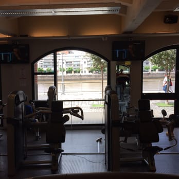 Megatlón - La vista desde las cintas. - Gyms Near Me - Buenos Aires, C