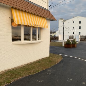 Daybreaker Coffee Co. - Outside entrance of Daybreak Coffee - Coffee & Tea Near Me - York, Maine