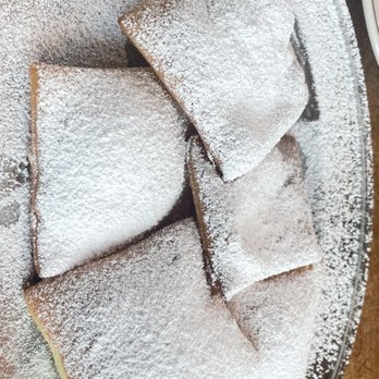 Chez Lafayette - Beignets - Cajun/Creole Near Me - Tacoma, Washington