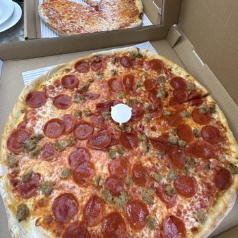 Vinnie's Pizzeria - Pizza Near Me - Martinez, California Vinnie's Pizzeria - Pizza Near Me - Martinez, California