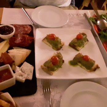 Grapes & Bites - Sardines - Wine Bars Near Me - Lisbon, 11 Grapes & Bites - Sardines - Wine Bars Near Me - Lisbon, 11