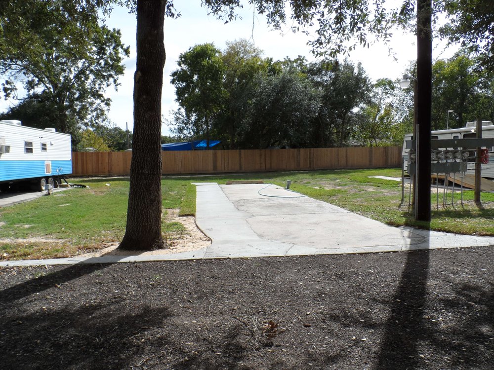 CORNER OAKS RV PARK 17915 Houston St, Alvin, Texas RV Parks Phone