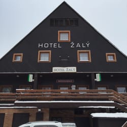 Hotel Žalý - Z venku
