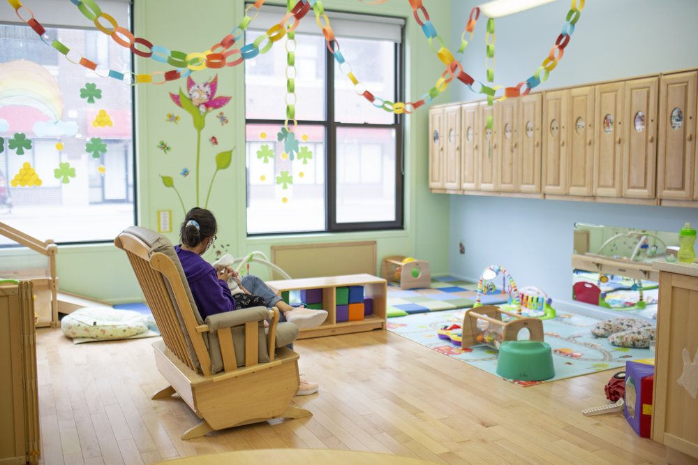 Tiny Giants Infant Learning Center - childcare center in Chicago, IL