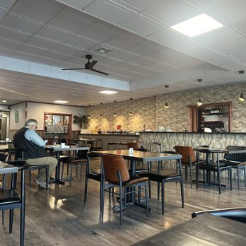 Paradise Bar And Grill - Breakfast in the morning - American Near Me - Moses Lake, Washington