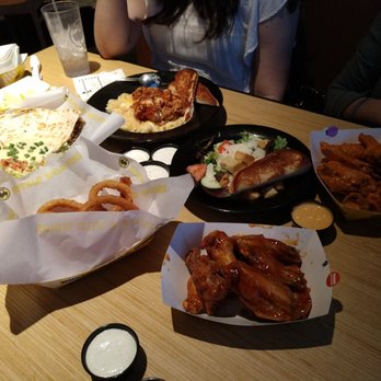 Buffalo Wild Wings - Wings, quesadilla and Mac/Nuggets.. - Chicken Wings Near Me - Conroe, Texas