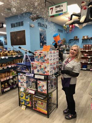 American Science & Surplus by null