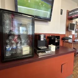 Jiffy Lube - Nice lounge!