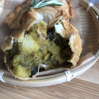 Mee Dee Thai Kitchen - Vegan curry puff with mushroom and potato - Thai Near Me - Los Angeles, California