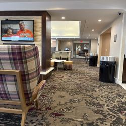 Residence Inn by Marriott Neptune at Gateway Centre - Facing the lobby from the breakfast room.
