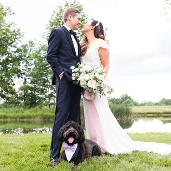 Elizabeth Nord Photography - Bride and groom with their dog on the wedding day - Event Photography Near Me - Jackson, Tennessee Elizabeth Nord Photography - Bride and groom with their dog on the wedding day - Event Photography Near Me - Jackson, Tennessee