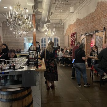 Waters Edge Winery Broken Arrow - Inside of Waters Edge, quaint, charming, beautifully decorated - Wine Tasting Room Near Me - Broken Arrow, Oklahoma