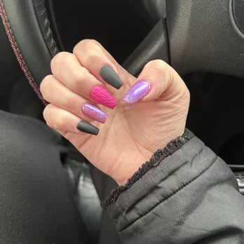 Salon N Vogue - Hair Salons Near Me - Gladstone, Missouri Salon N Vogue - Hair Salons Near Me - Gladstone, Missouri