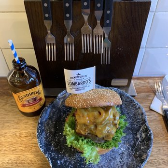 Hangover burger (I order it no egg no sauce FYI) & Ginger beer