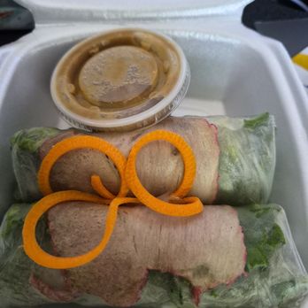 Yaya Cafe - Pork spring roll with peanut sauce - Vietnamese Near Me - Austin, Texas