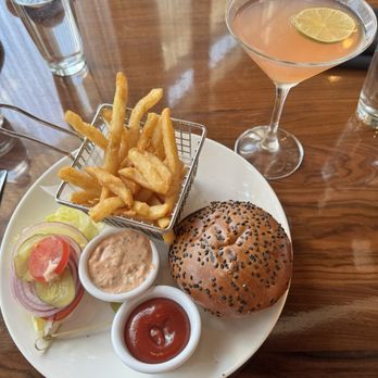 STK Steakhouse - STK Cheeseburger & Fries* - Bars Near Me - Washington, DC, District of Columbia STK Steakhouse - STK Cheeseburger & Fries* - Bars Near Me - Washington, DC, District of Columbia