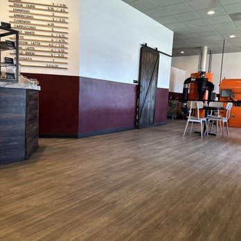 Beanies Coffee Roaster - Inside seating and atmosphere - Coffee Roasteries Near Me - Bakersfield, California Beanies Coffee Roaster - Inside seating and atmosphere - Coffee Roasteries Near Me - Bakersfield, California
