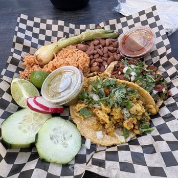 Mama Juanas Taqueria - Taco Plate: asada y pollo taco - Mexican Near Me - Long Beach, California Mama Juanas Taqueria - Taco Plate: asada y pollo taco - Mexican Near Me - Long Beach, California