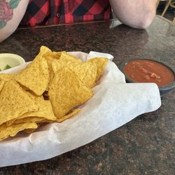 Tacos La Parrilla - Chips n salsa