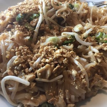Thai Delight Restaurant - Chicken Pad Thai - Thai Near Me - Newtown, Connecticut