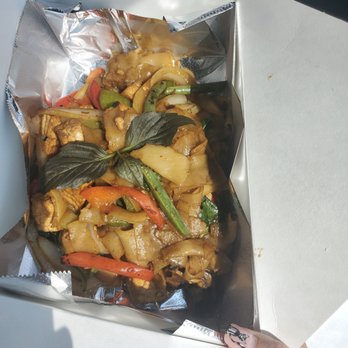 Yu De Thai Restaurant - Pad kee mao (drunken noodles) - Thai Near Me - Sparks, Nevada Yu De Thai Restaurant - Pad kee mao (drunken noodles) - Thai Near Me - Sparks, Nevada