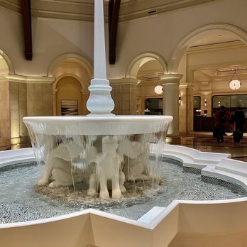 JW Marriott - Fountain at lobby - Hotels Near Me - Orlando, Florida JW Marriott - Fountain at lobby - Hotels Near Me - Orlando, Florida