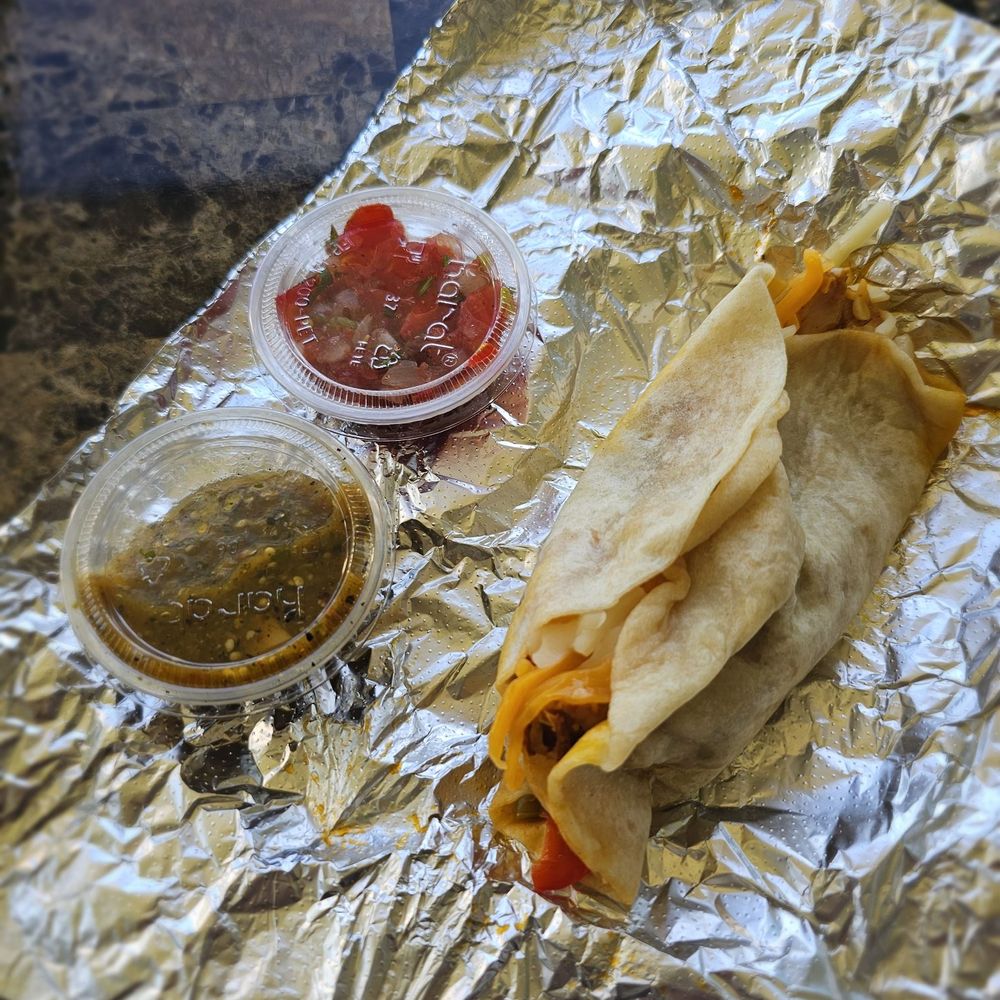 Torchy's Tacos - First look at the Chicken Fajita taco (tomatillo salsa and pico de gallo) - Tex-Mex Near Me - Fishers, Indiana Torchy's Tacos - First look at the Chicken Fajita taco (tomatillo salsa and pico de gallo) - Tex-Mex Near Me - Fishers, Indiana