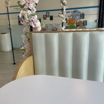 Boba Chew Chew - Seating - Coffee & Tea Near Me - Walnut, California Boba Chew Chew - Seating - Coffee & Tea Near Me - Walnut, California