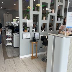 Lavish Nails & Spa - Entrance