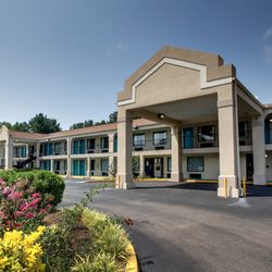 Key West Inn - Roanoke - Exterior
