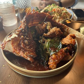 Straits - Honolulu - Whole snapper - Asian Fusion Near Me - Honolulu, Hawaii