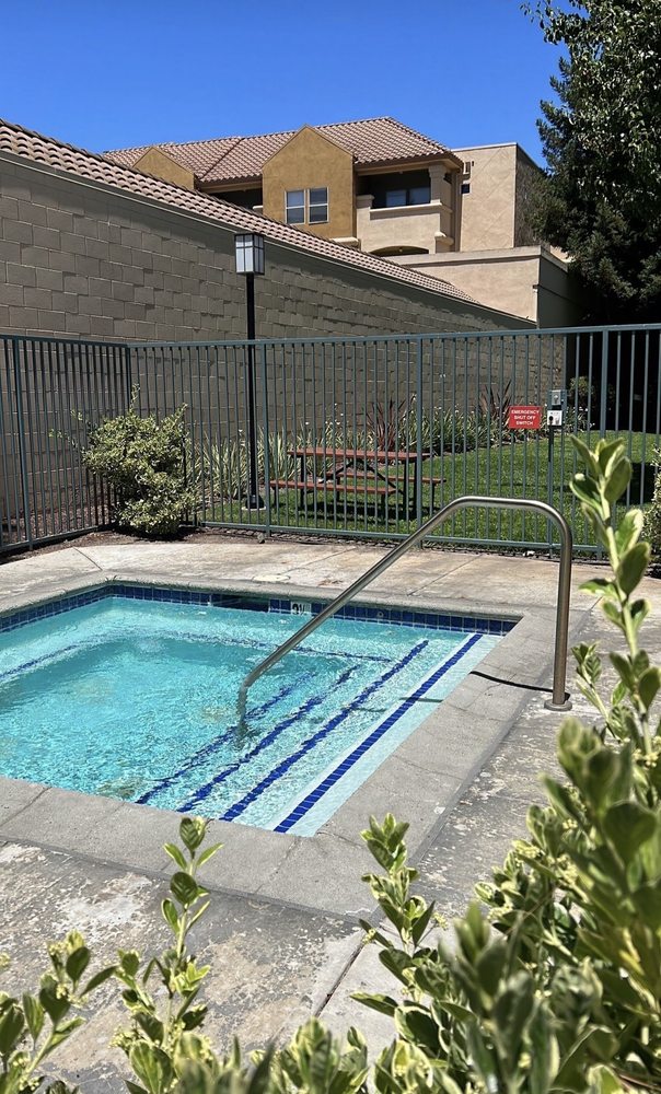 WARBURTON APARTMENTS Updated August 2024 3442 El Camino Real, Santa