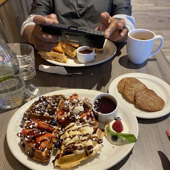 Chicago Waffles Willowbrook - Bacon & Chicken Waffle Waffle Flight - Breakfast & Brunch Near Me - Willowbrook, Illinois Chicago Waffles Willowbrook - Bacon & Chicken Waffle Waffle Flight - Breakfast & Brunch Near Me - Willowbrook, Illinois
