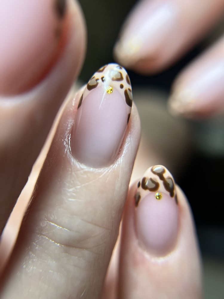 Clawesome Nails Studio Logo