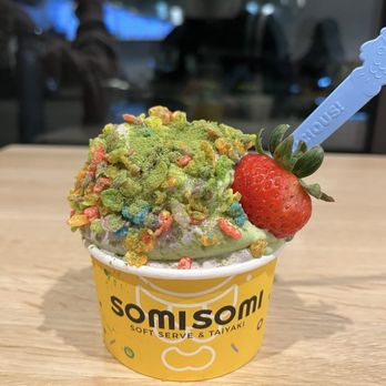 Somisomi - Matcha and ube swirl - Ice Cream & Frozen Yogurt Near Me - San Francisco, California