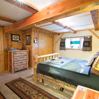 Dakota Dream B&B - Bears Den room - Bed & Breakfast Near Me - Custer, South Dakota Dakota Dream B&B - Bears Den room - Bed & Breakfast Near Me - Custer, South Dakota