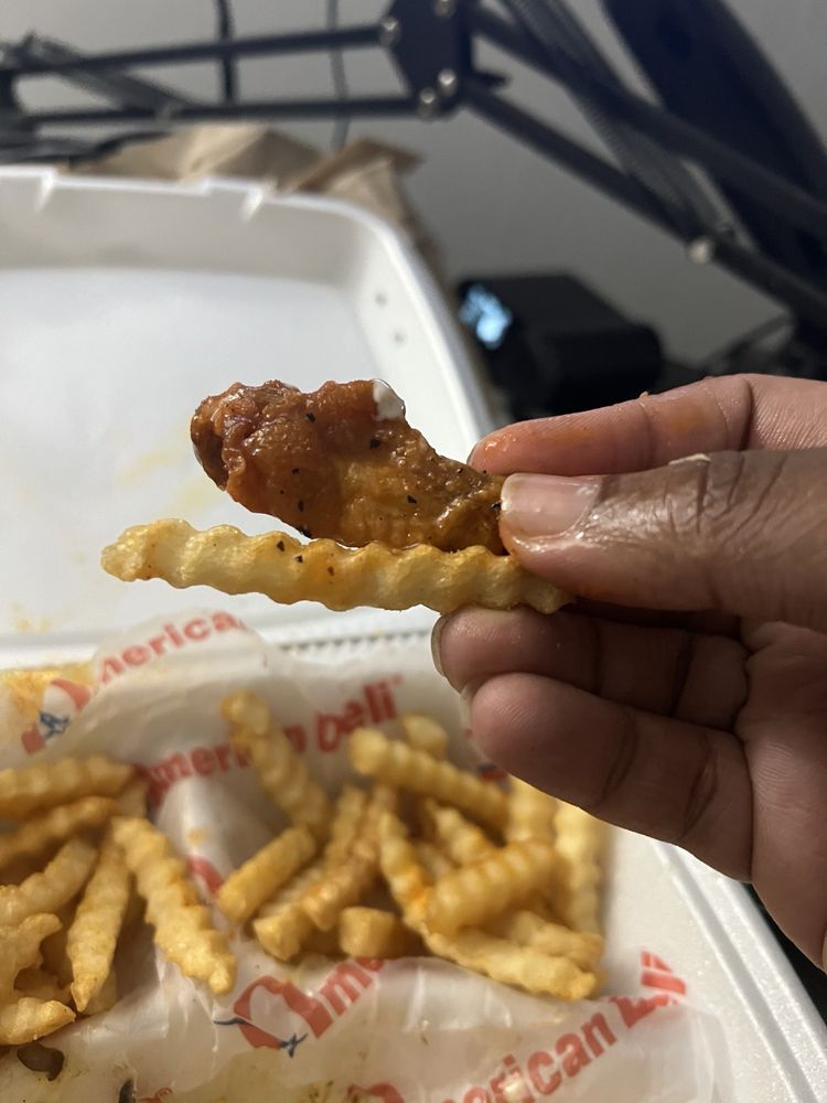 AMERICAN DELI Updated September 2024 16 Photos & 18 Reviews 1112