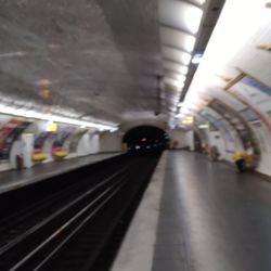 Métro Pont Marie - Platform