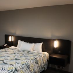 Motel 6 - Single King Room