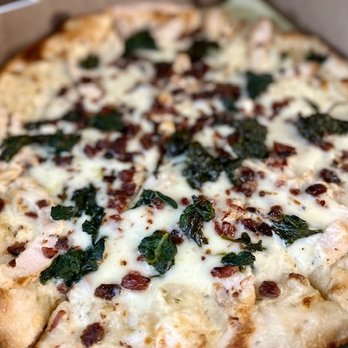 Ali's Pizzaria - Pizza Near Me - Windcrest, Texas