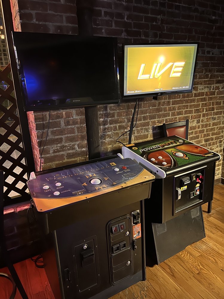 SHOOTERS LOUNGE Updated October 2024 15 Photos & 13 Reviews 155