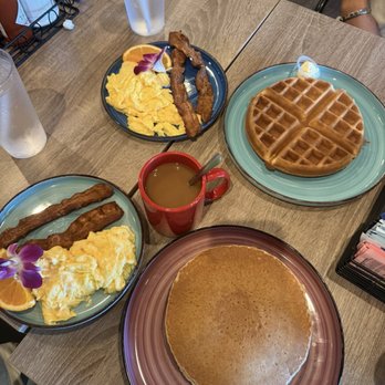 Babs Delta Diner - hot coffee, short hour, waffle combo - Korean Near Me - Vallejo, California
