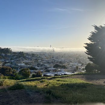 Kite Hill Park - Downtown SF fogged in viewed east from Kite Hill Park. - Parks Near Me - San Francisco, California Kite Hill Park - Downtown SF fogged in viewed east from Kite Hill Park. - Parks Near Me - San Francisco, California