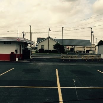 Dairy Queen Store - Open AIR Benches OUT Back - Ice Cream & Frozen Yogurt Near Me - Portland, Indiana