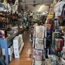 A and M Comics & Books - Interior shot