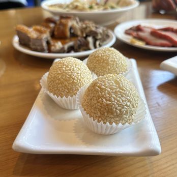 MingHin Cuisine - sesame balls @davideatsdc - Dim Sum Near Me - Chicago, Illinois MingHin Cuisine - sesame balls @davideatsdc - Dim Sum Near Me - Chicago, Illinois