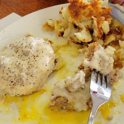 Blueberry Hill - Biscuits and gravy with hashbrowns