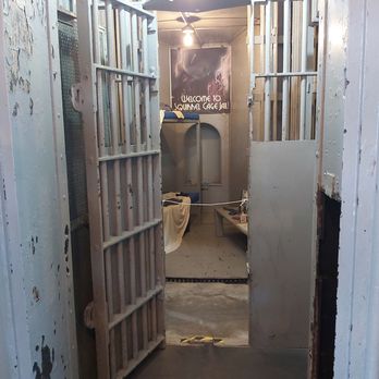 Squirrel Cage Jail - Landmarks & Historical Buildings Near Me - Council Bluffs, Iowa Squirrel Cage Jail - Landmarks & Historical Buildings Near Me - Council Bluffs, Iowa
