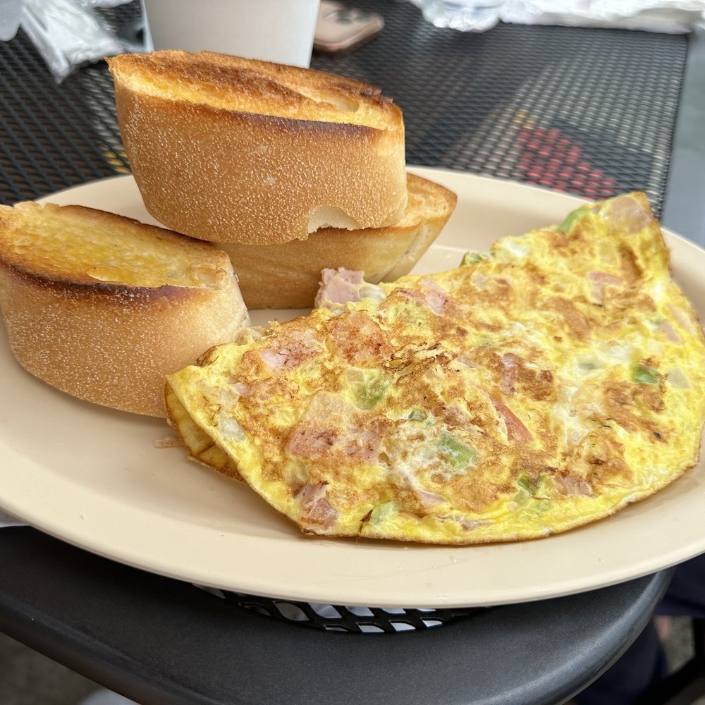 Dulce Aroma - Everything Omelet with ham and yummy toast. - Breakfast & Brunch Near Me - Fajardo, Puerto Rico Dulce Aroma - Everything Omelet with ham and yummy toast. - Breakfast & Brunch Near Me - Fajardo, Puerto Rico